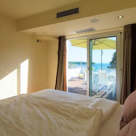 Andrea 3* Pjescana Uvala